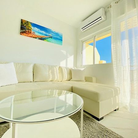 Fresh And Modern Delux Apartment In 1 Min From The Beach! Fuengirola Exterior photo