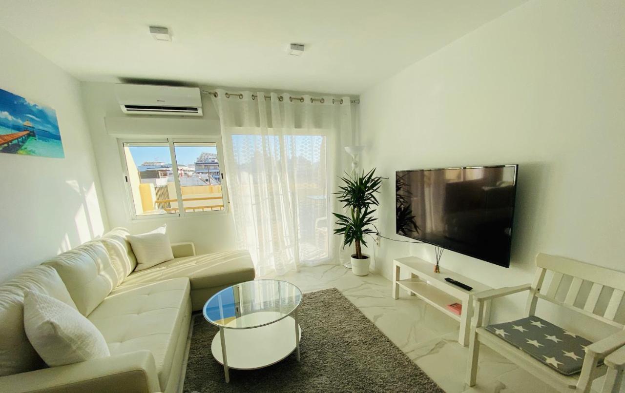 Fresh And Modern Delux Apartment In 1 Min From The Beach! Fuengirola Exterior photo