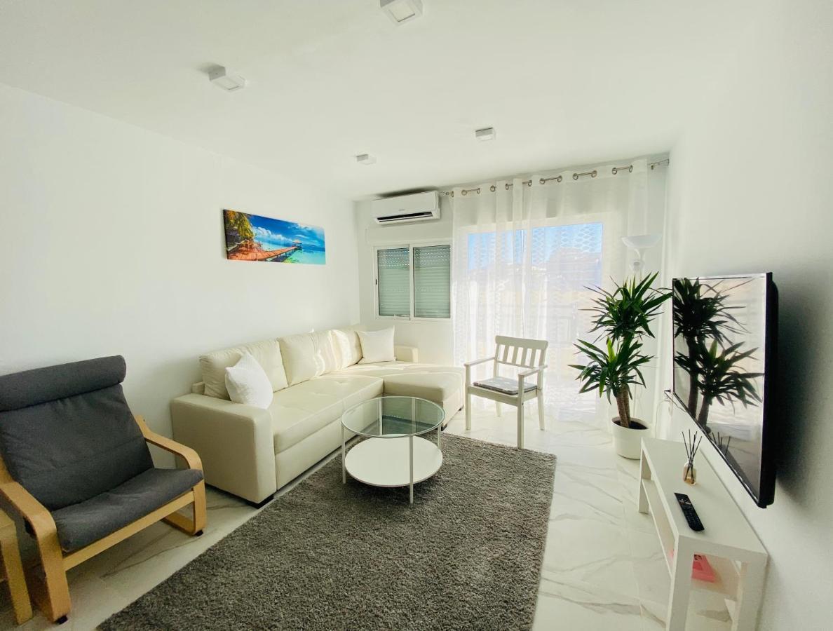 Fresh And Modern Delux Apartment In 1 Min From The Beach! Fuengirola Exterior photo